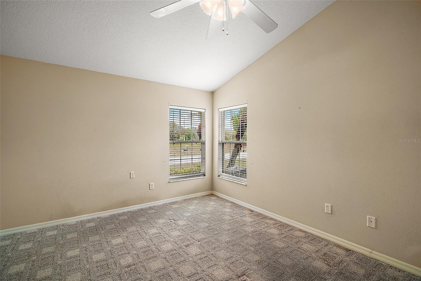 3866 BAYSHORE CIR, TAVARES, FL, 32778