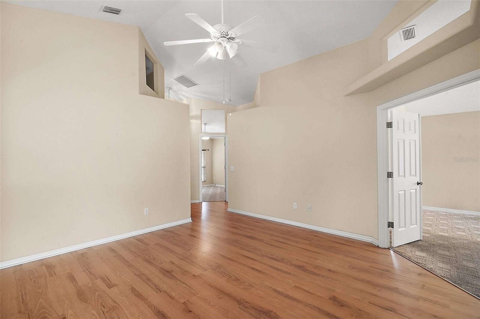 3866 BAYSHORE CIR, TAVARES, FL, 32778