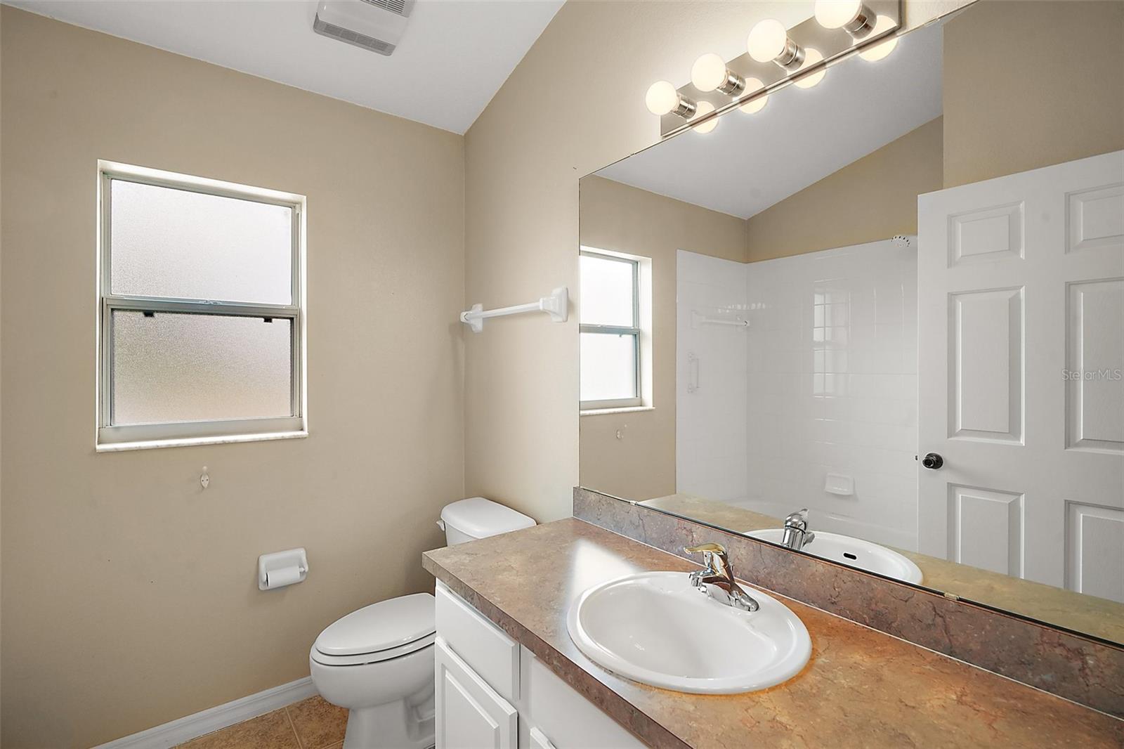 3866 BAYSHORE CIR, TAVARES, FL, 32778