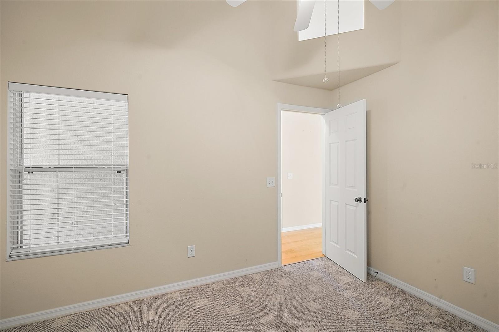 3866 BAYSHORE CIR, TAVARES, FL, 32778