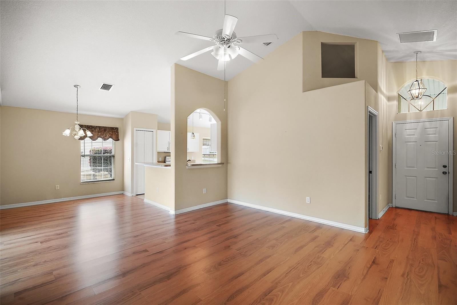 3866 BAYSHORE CIR, TAVARES, FL, 32778
