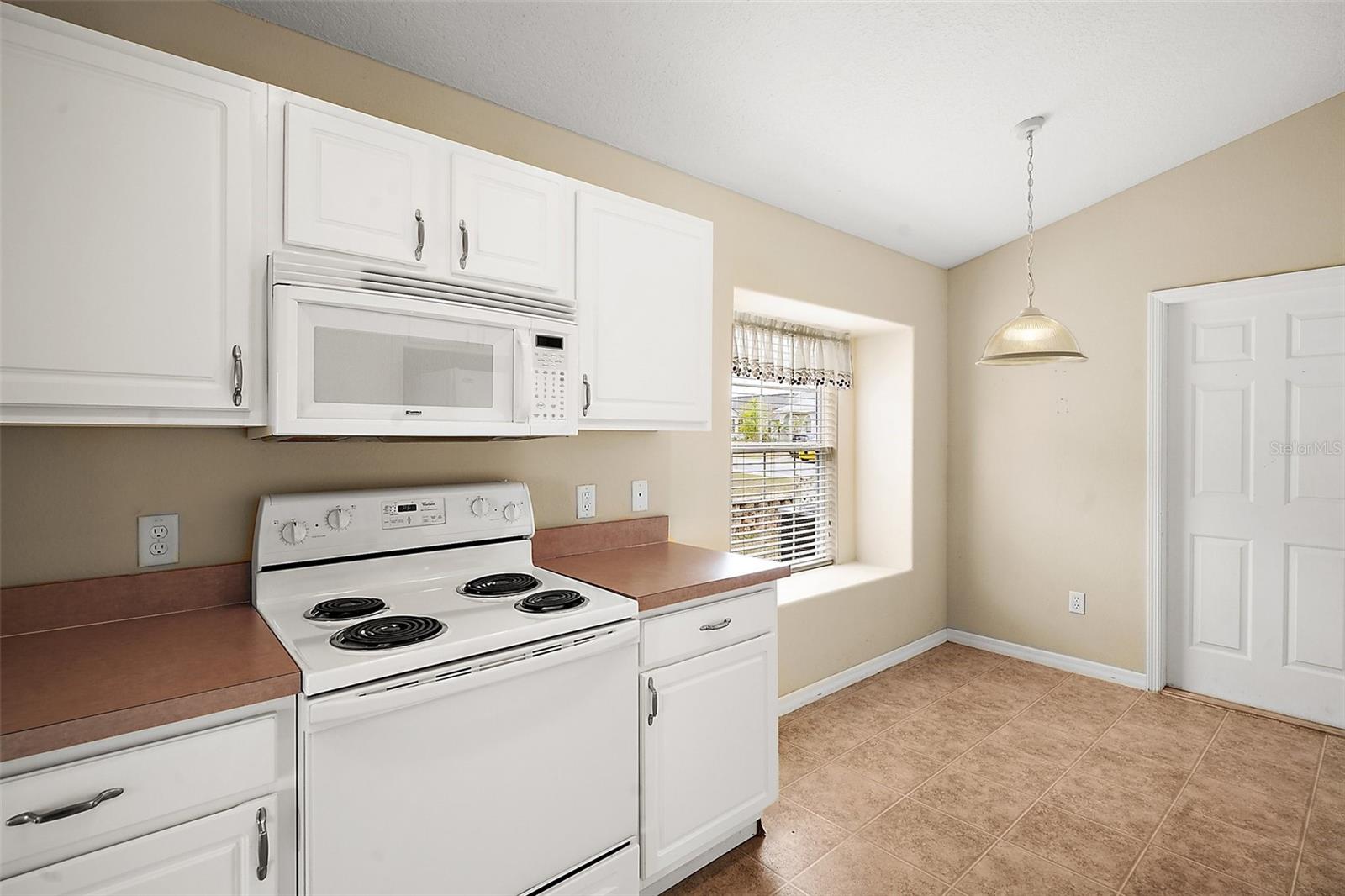 3866 BAYSHORE CIR, TAVARES, FL, 32778