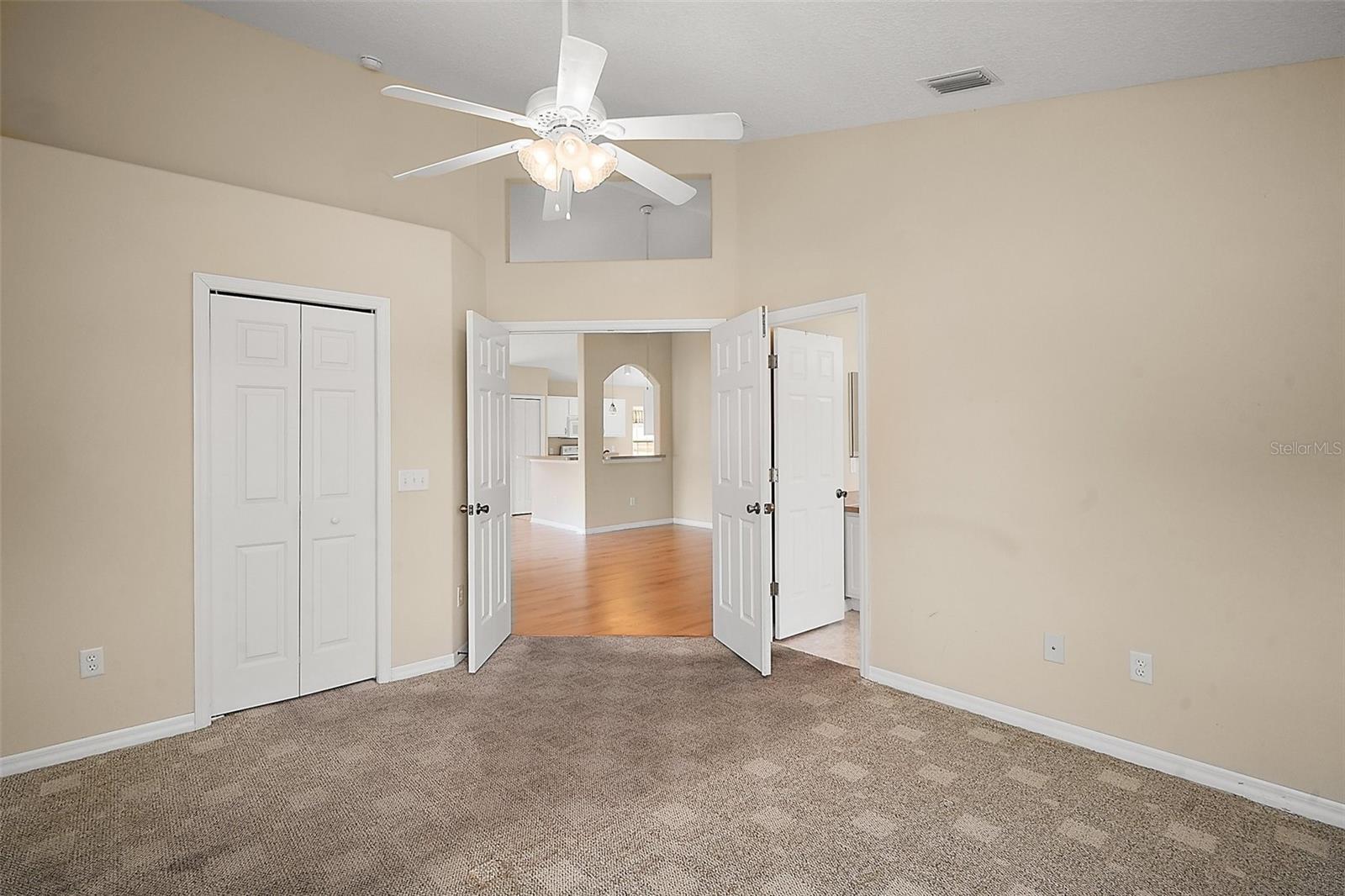 3866 BAYSHORE CIR, TAVARES, FL, 32778