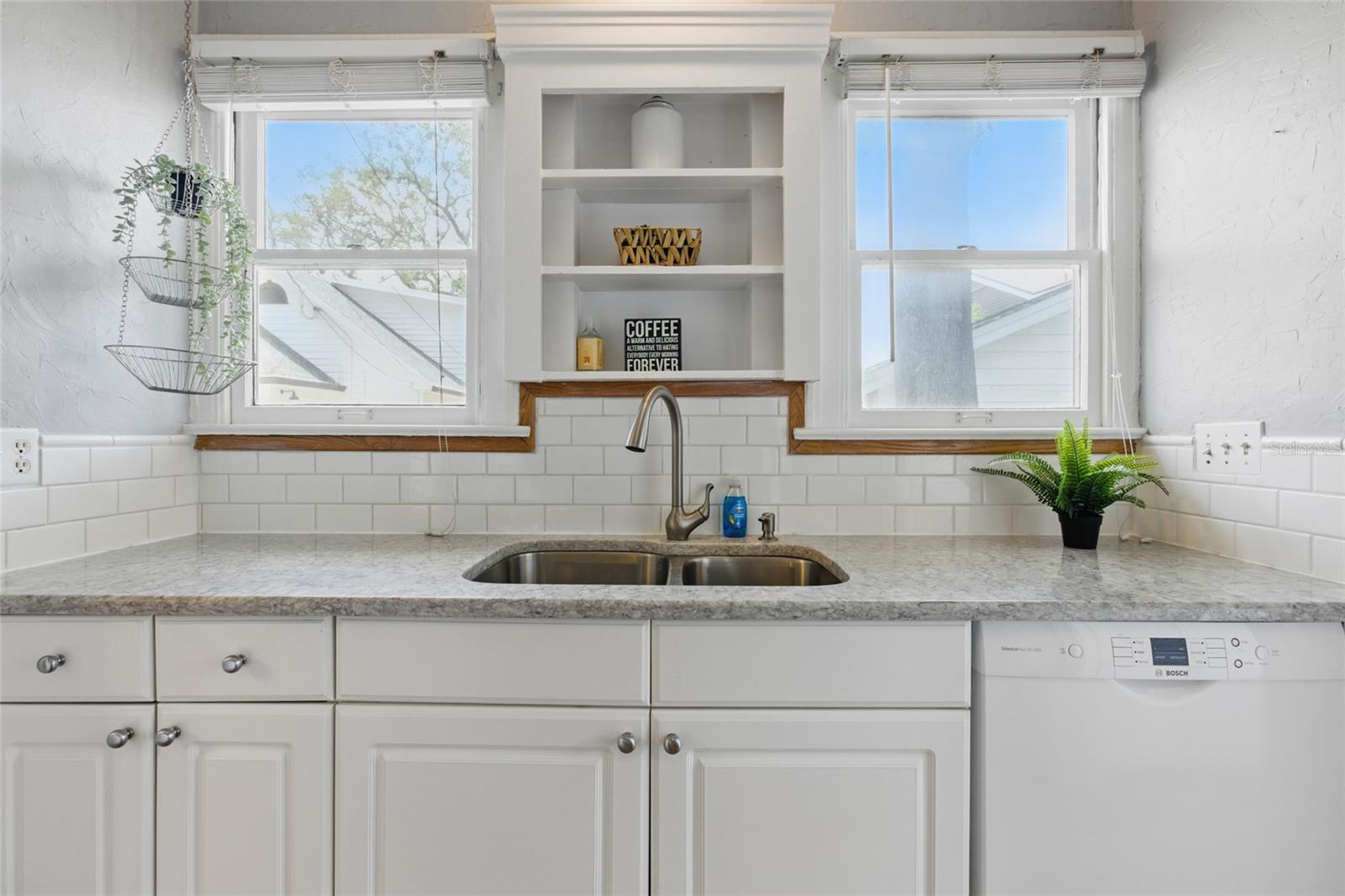 210 15TH AVE N, ST PETERSBURG, FL, 33704