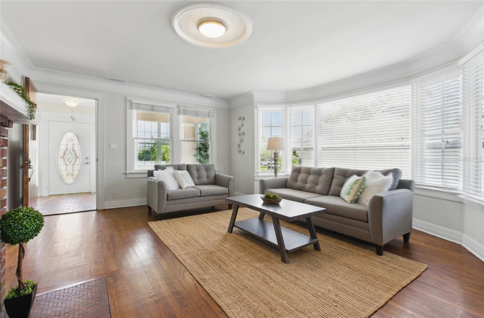 210 15TH AVE N, ST PETERSBURG, FL, 33704