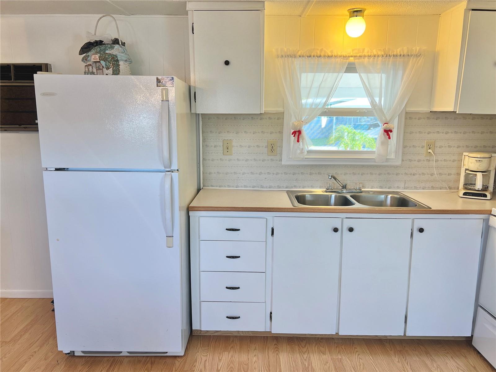 TB8358414 Property Photo