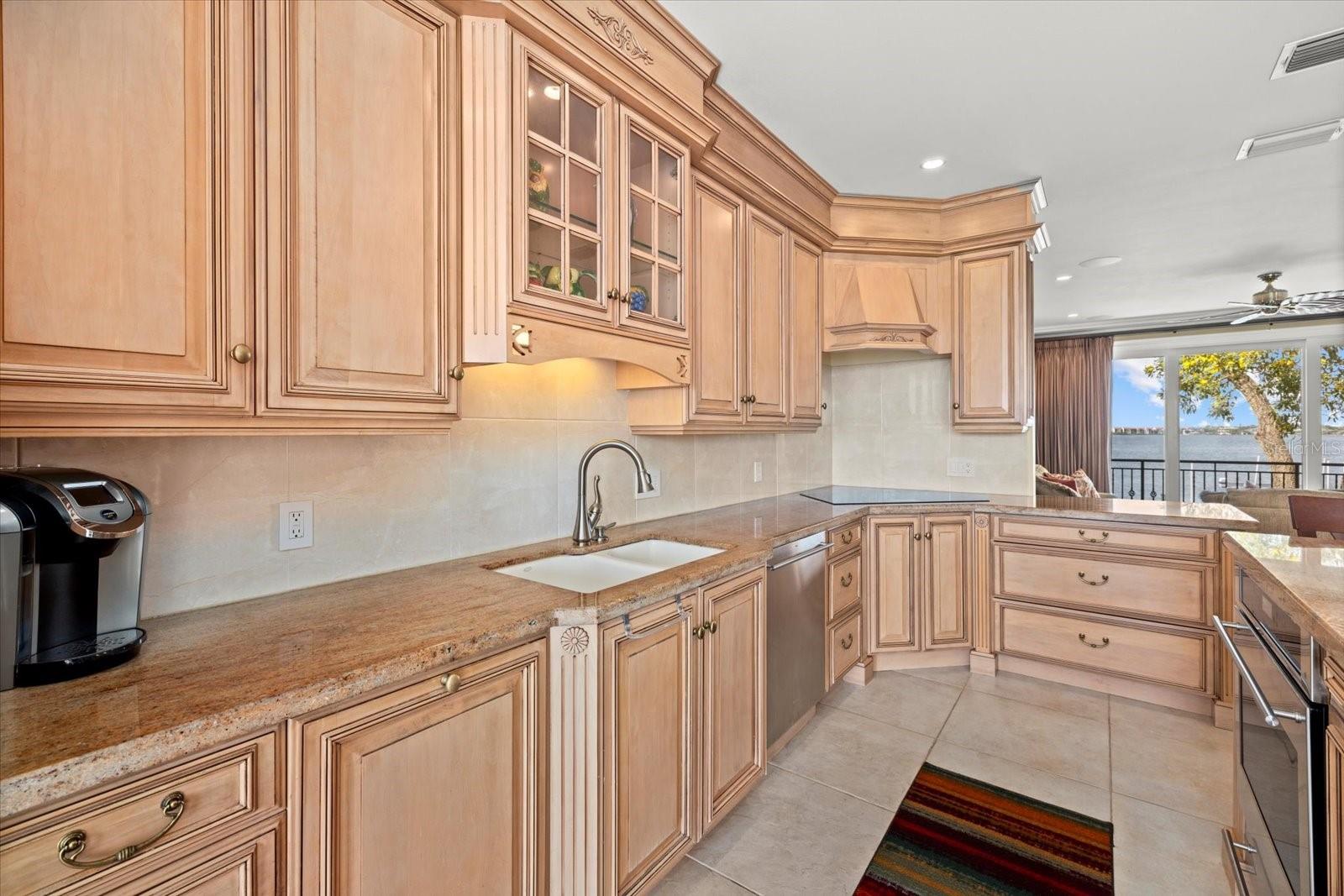 A4643388 Property Photo