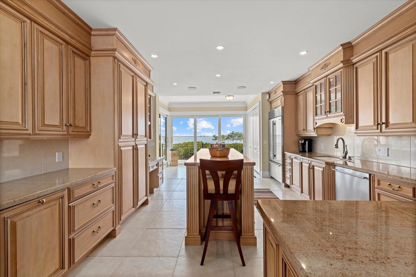 A4643388 Property Photo