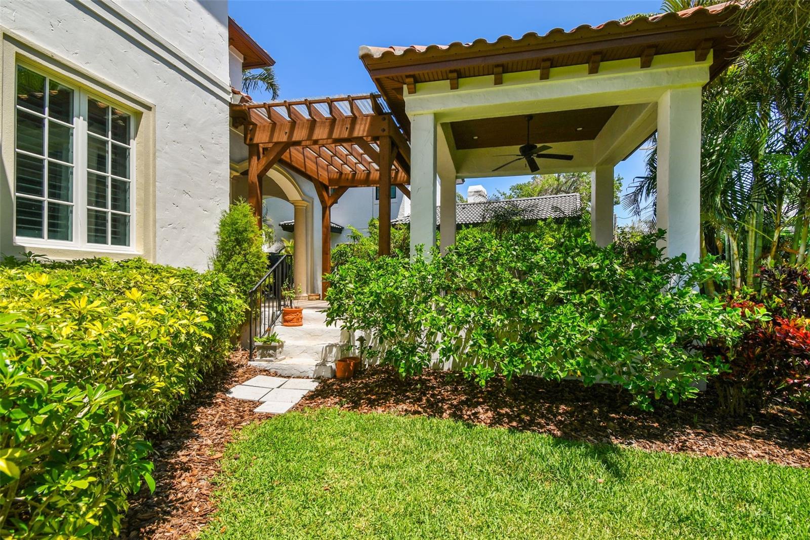 808 IDLEWOOD AVE, TAMPA, FL, 33609