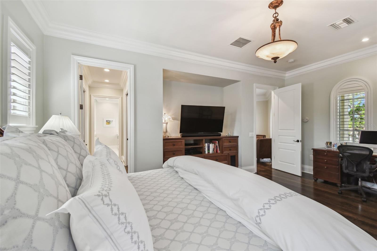 808 IDLEWOOD AVE, TAMPA, FL, 33609