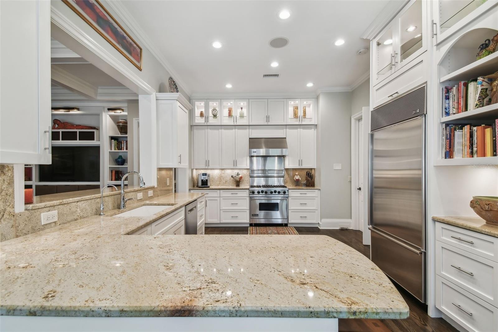 808 IDLEWOOD AVE, TAMPA, FL, 33609