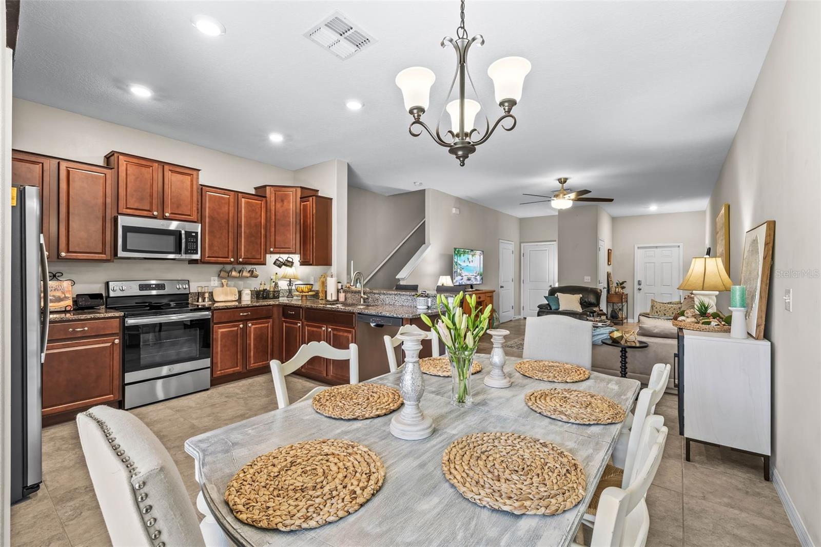 9743 PEMBROOKE PINES DR, SUN CITY CENTER, FL, 33573