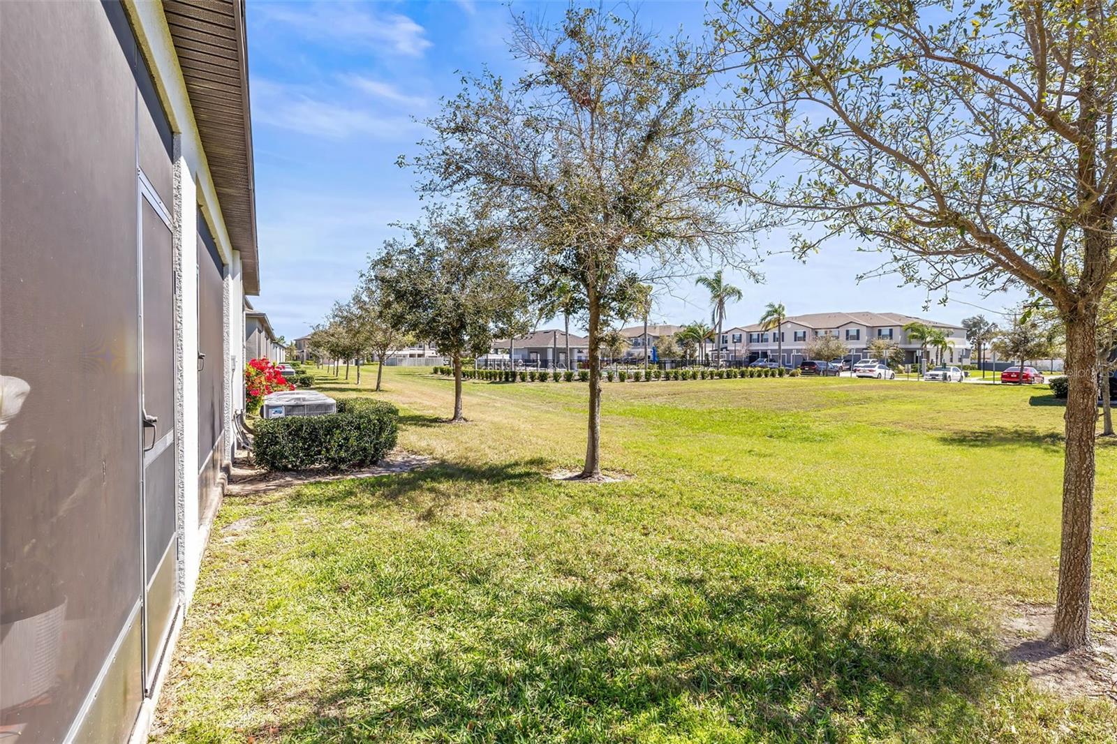 9743 PEMBROOKE PINES DR, SUN CITY CENTER, FL, 33573