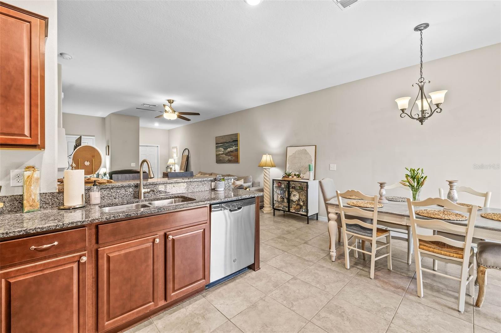 9743 PEMBROOKE PINES DR, SUN CITY CENTER, FL, 33573