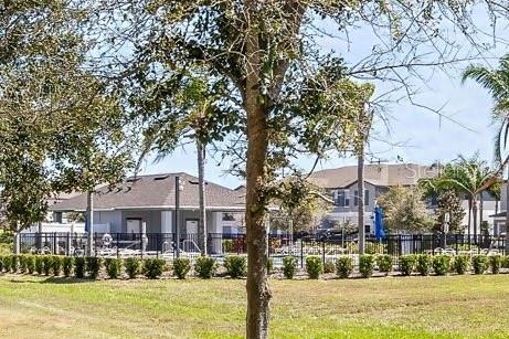 9743 PEMBROOKE PINES DR, SUN CITY CENTER, FL, 33573