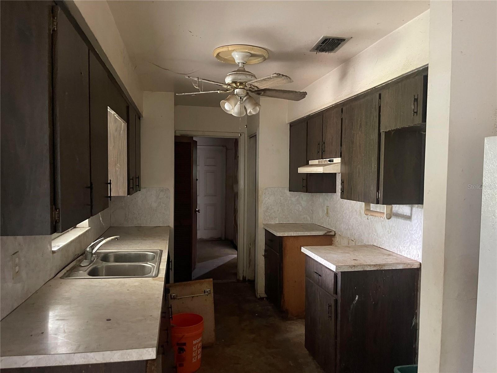2215 VINCENT RD, ORLANDO, FL, 32817