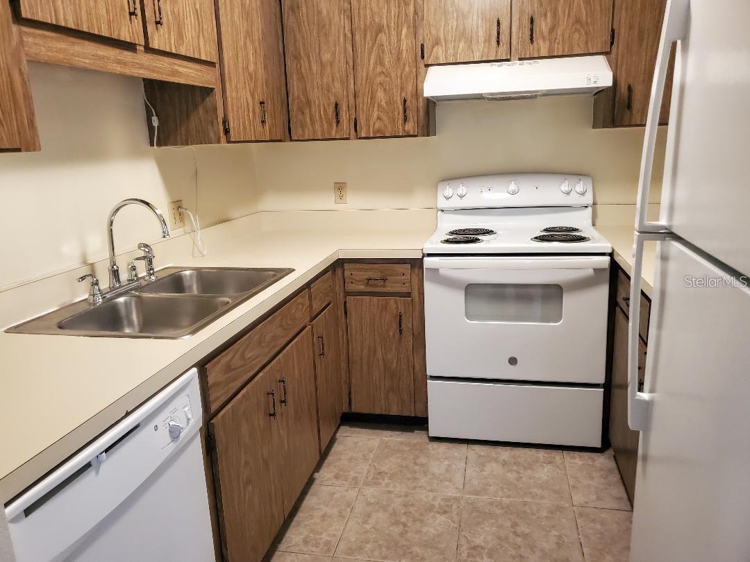 2002 POE ST #2, LAKELAND, FL, 33801