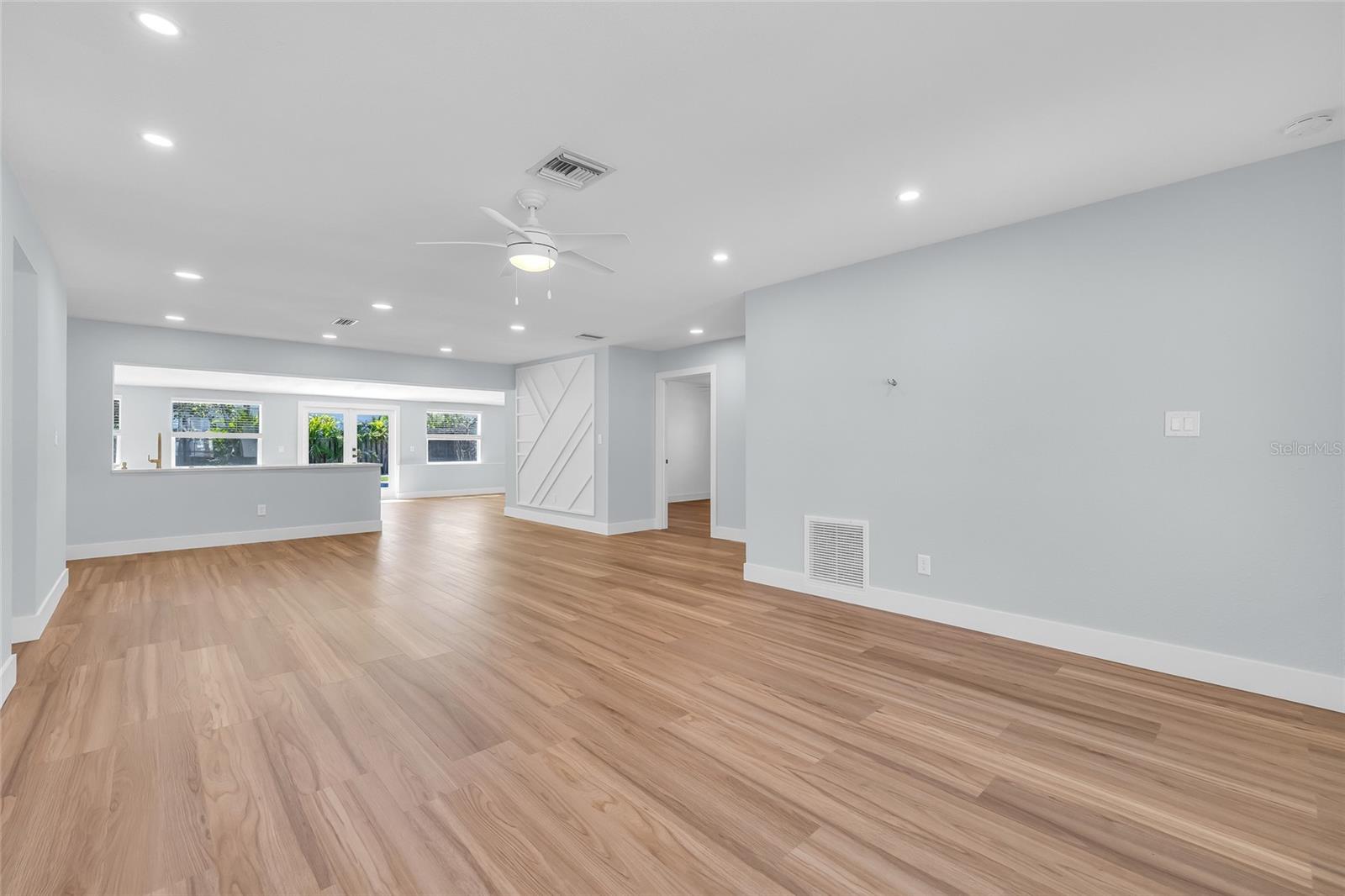 1842 OKLAHOMA AVE NE, ST PETERSBURG, FL, 33703