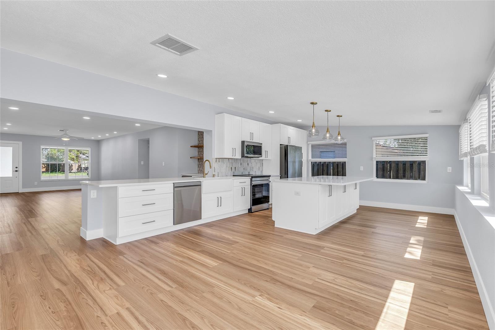 1842 OKLAHOMA AVE NE, ST PETERSBURG, FL, 33703