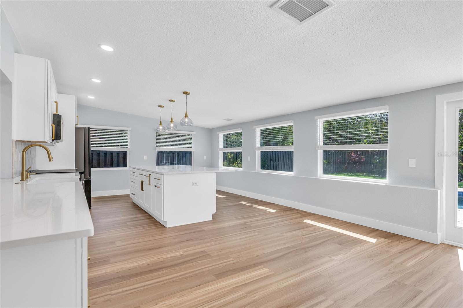 1842 OKLAHOMA AVE NE, ST PETERSBURG, FL, 33703