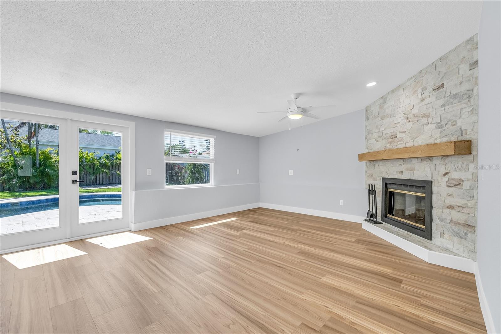1842 OKLAHOMA AVE NE, ST PETERSBURG, FL, 33703