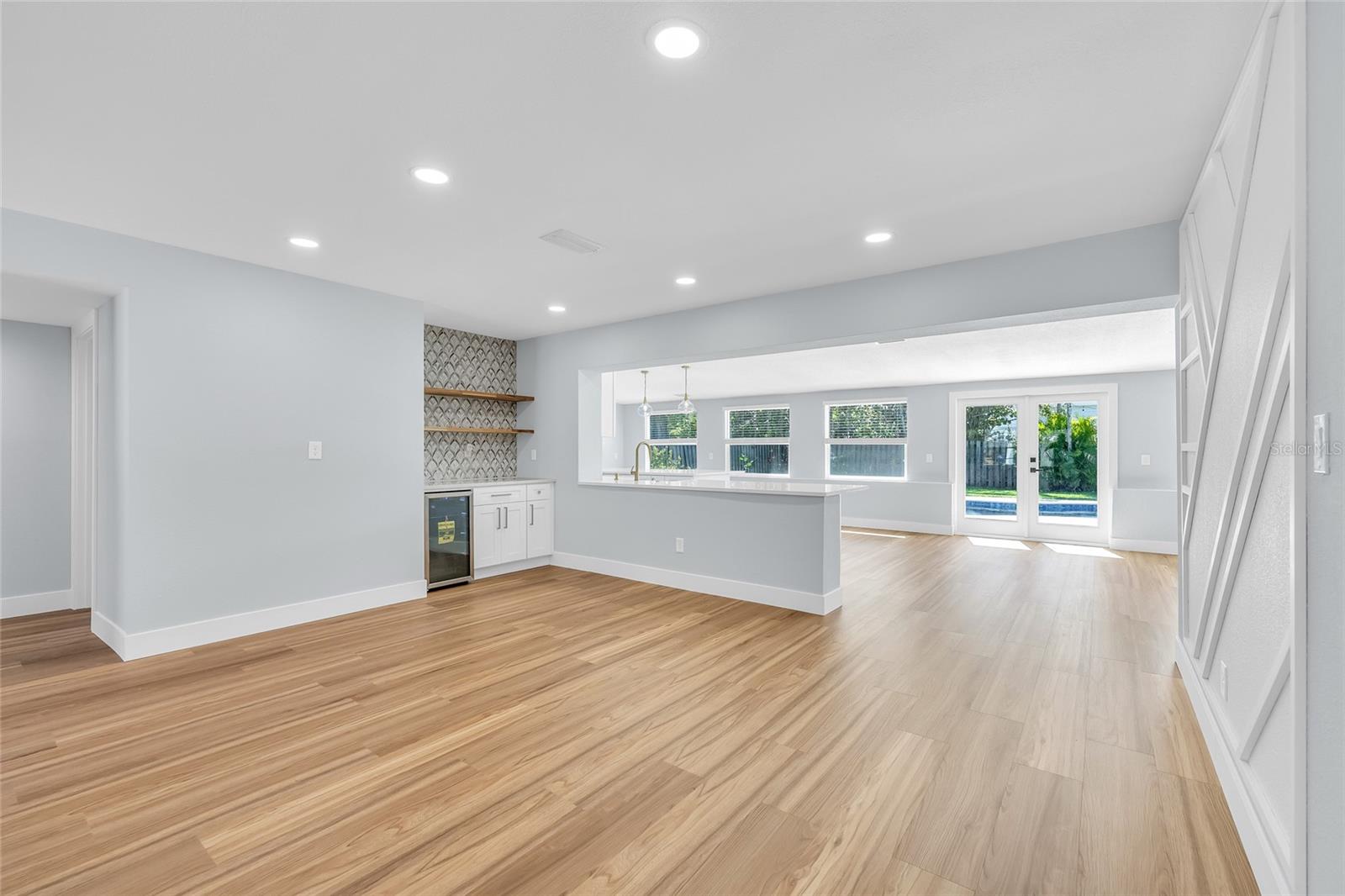 1842 OKLAHOMA AVE NE, ST PETERSBURG, FL, 33703