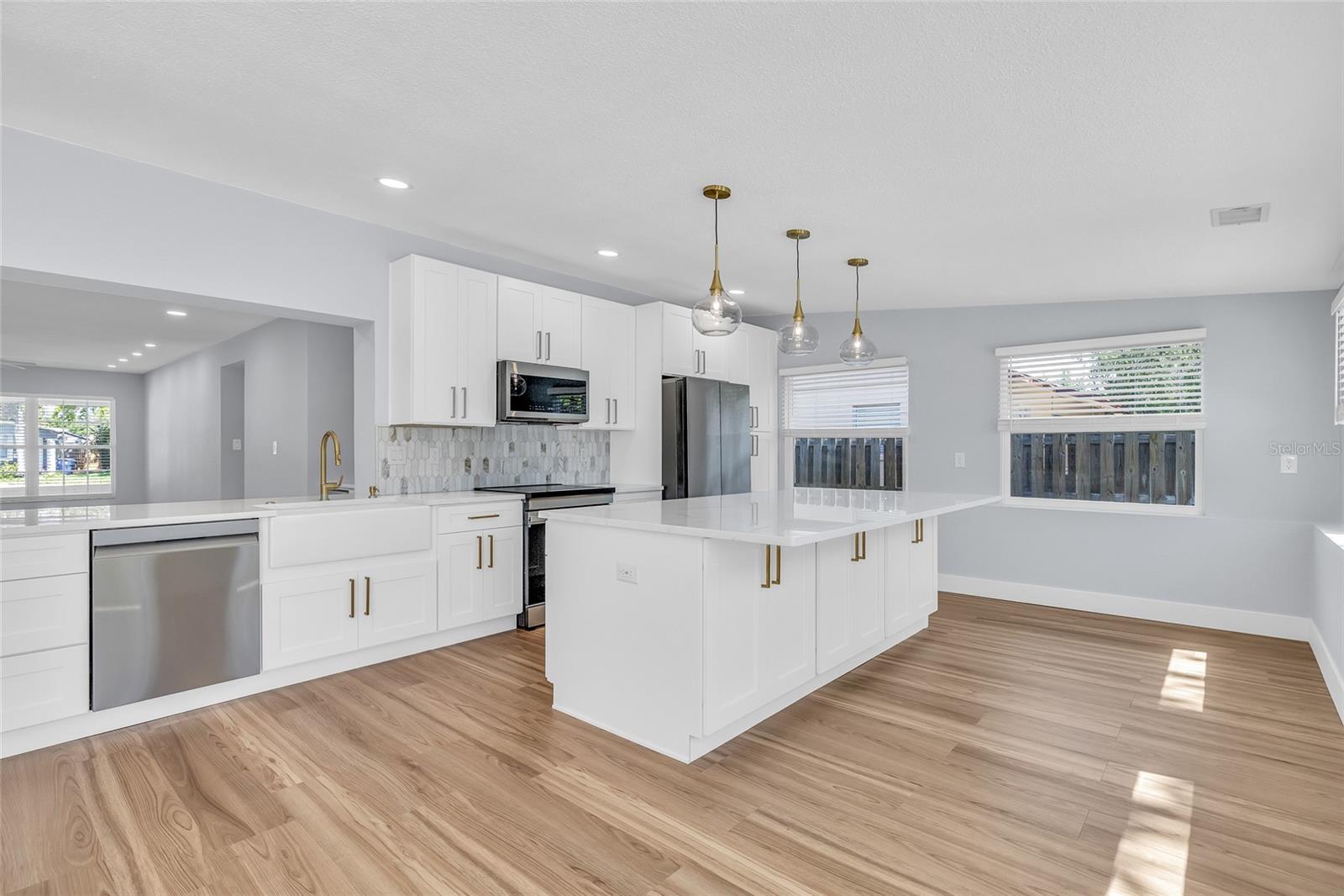 1842 OKLAHOMA AVE NE, ST PETERSBURG, FL, 33703