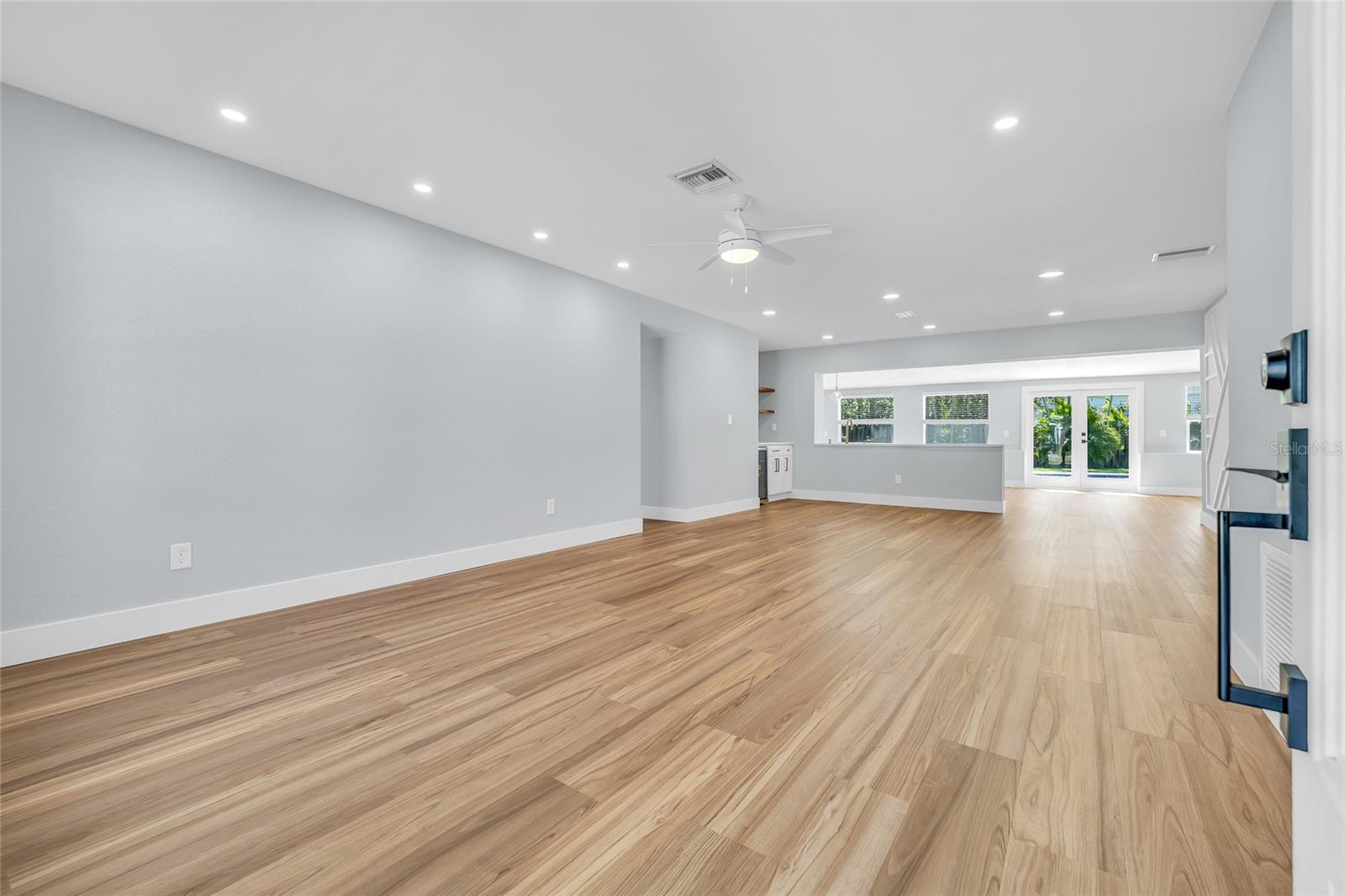 1842 OKLAHOMA AVE NE, ST PETERSBURG, FL, 33703