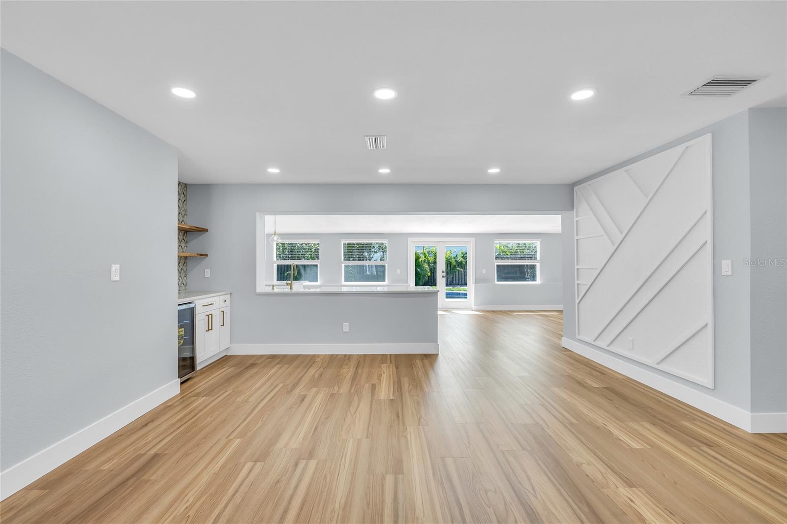 1842 OKLAHOMA AVE NE, ST PETERSBURG, FL, 33703