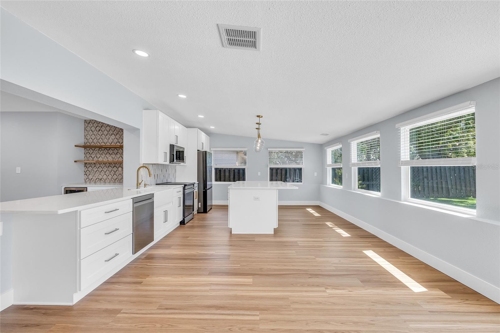 1842 OKLAHOMA AVE NE, ST PETERSBURG, FL, 33703