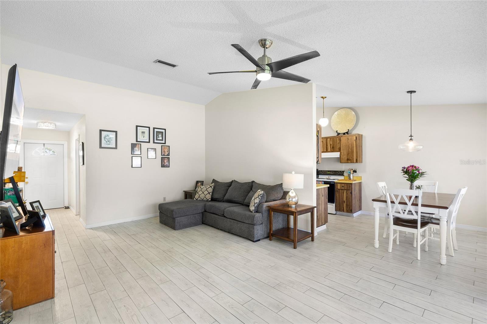 3904 36TH AVENUE DR W, BRADENTON, FL, 34205