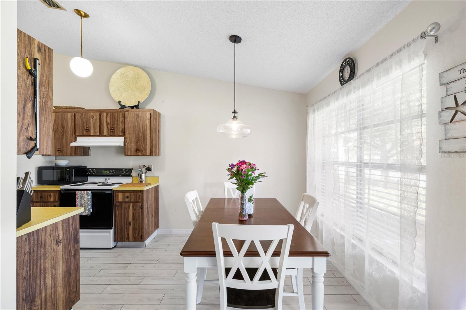 3904 36TH AVENUE DR W, BRADENTON, FL, 34205