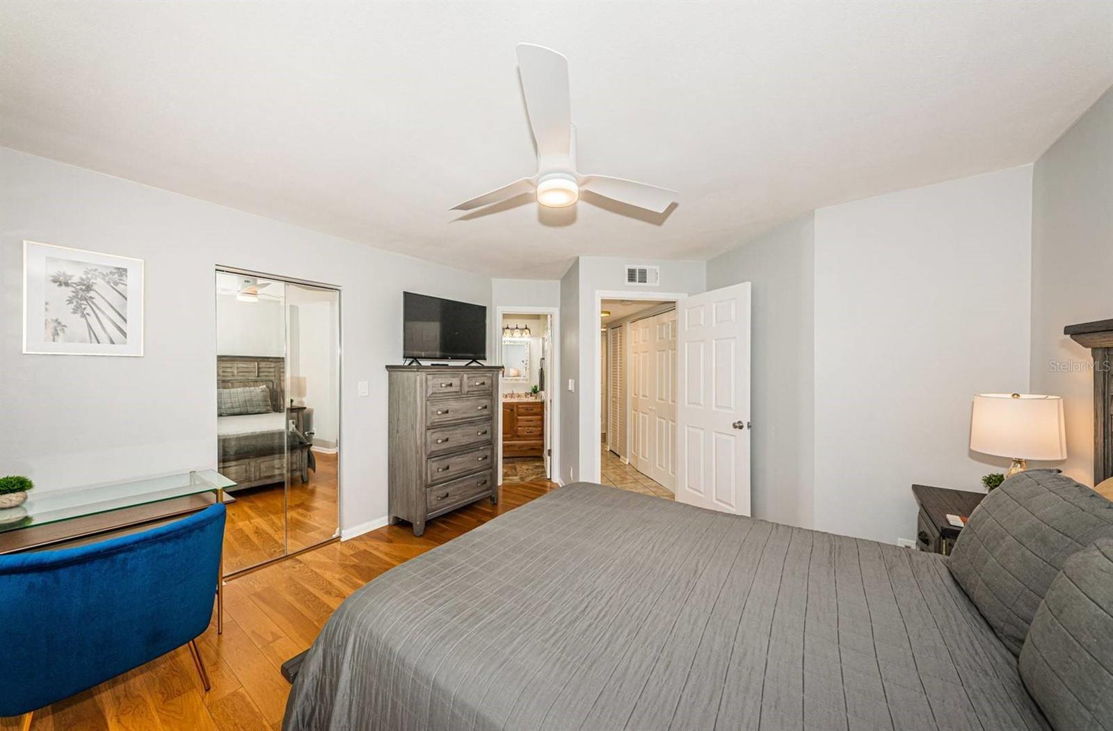 5900 BAHIA DEL MAR CIR #137, ST PETERSBURG, FL, 33715