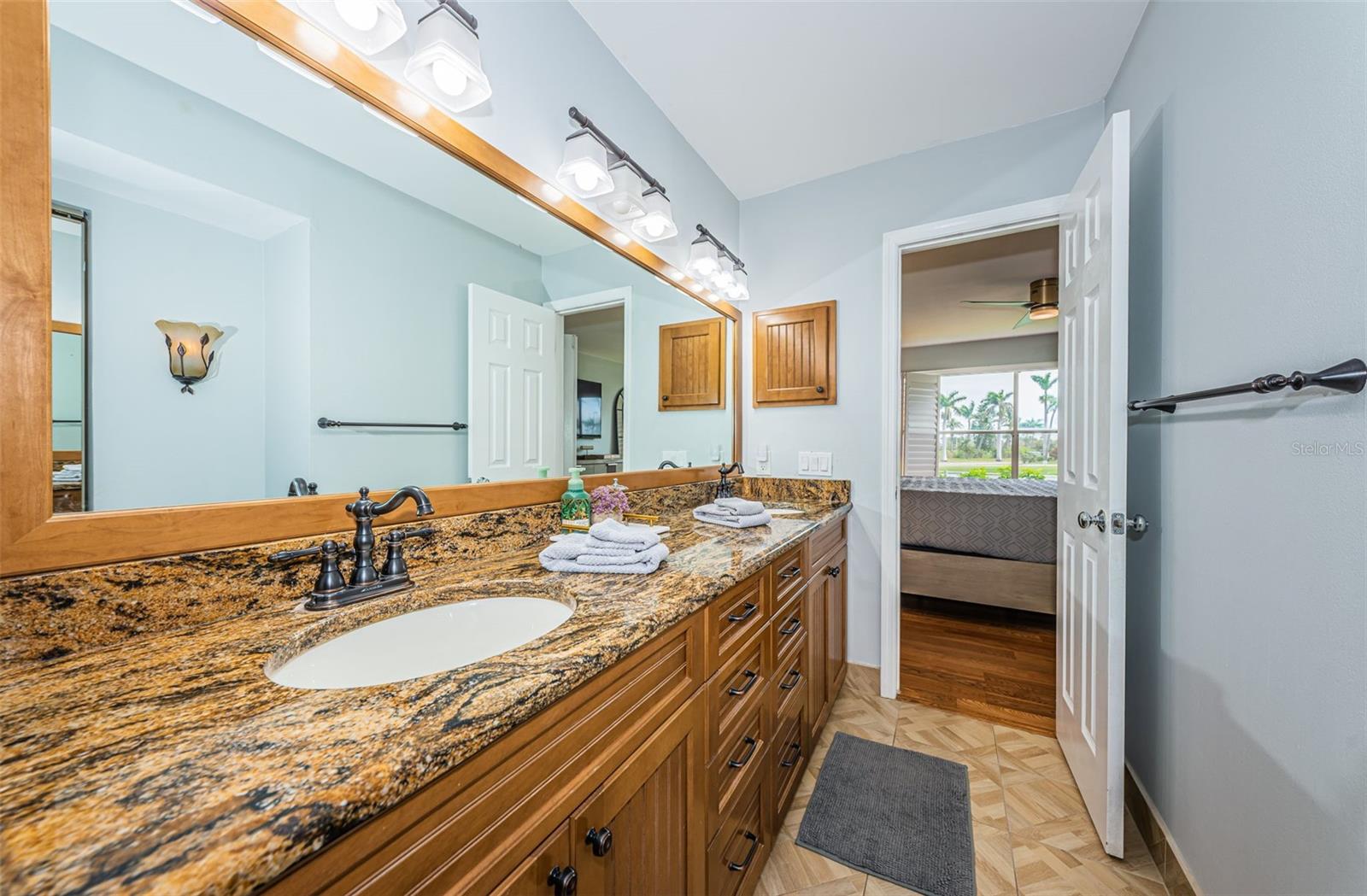 5900 BAHIA DEL MAR CIR #137, ST PETERSBURG, FL, 33715