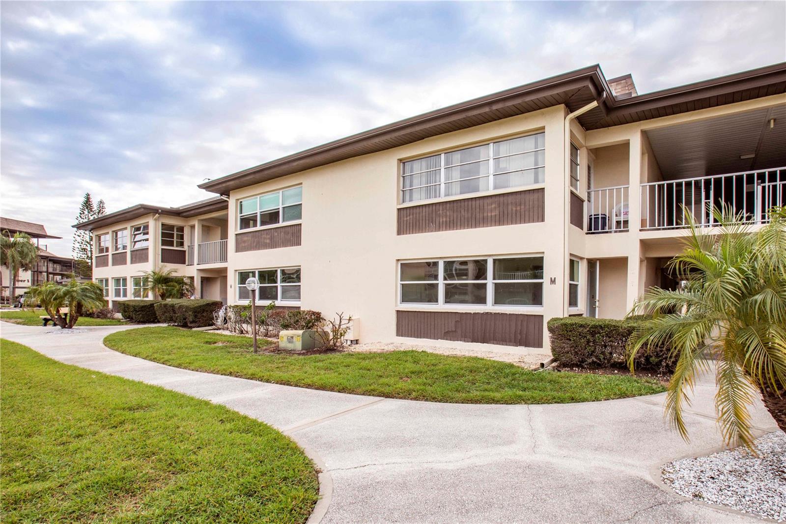 W7873195 Property Photo