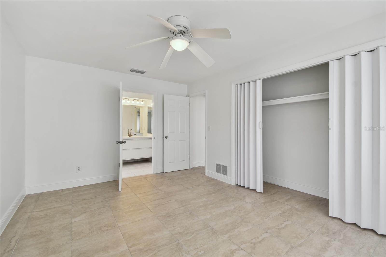 17255 2ND ST E, NORTH REDINGTON BEACH, FL, 33708