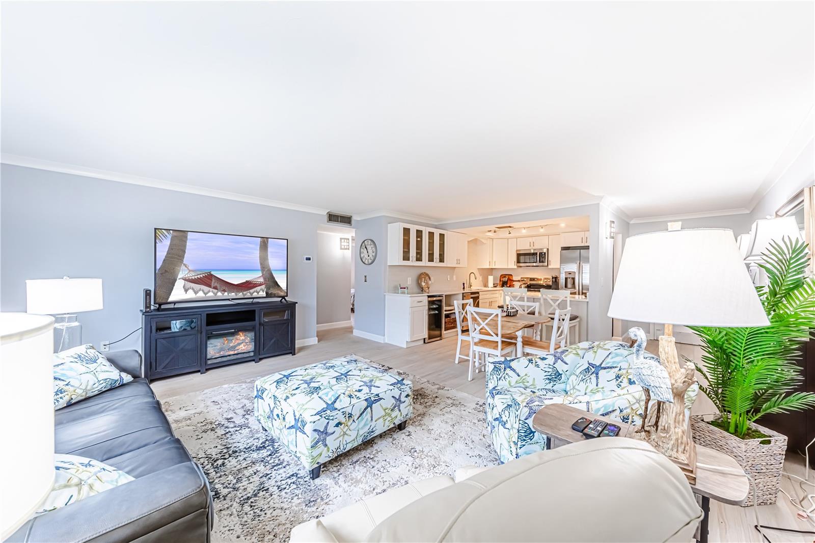 616 FLAMINGO DR #102, VENICE, FL, 34285