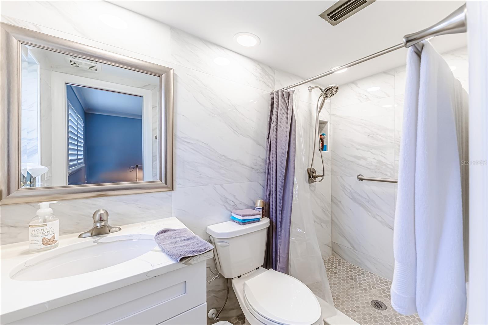 616 FLAMINGO DR #102, VENICE, FL, 34285