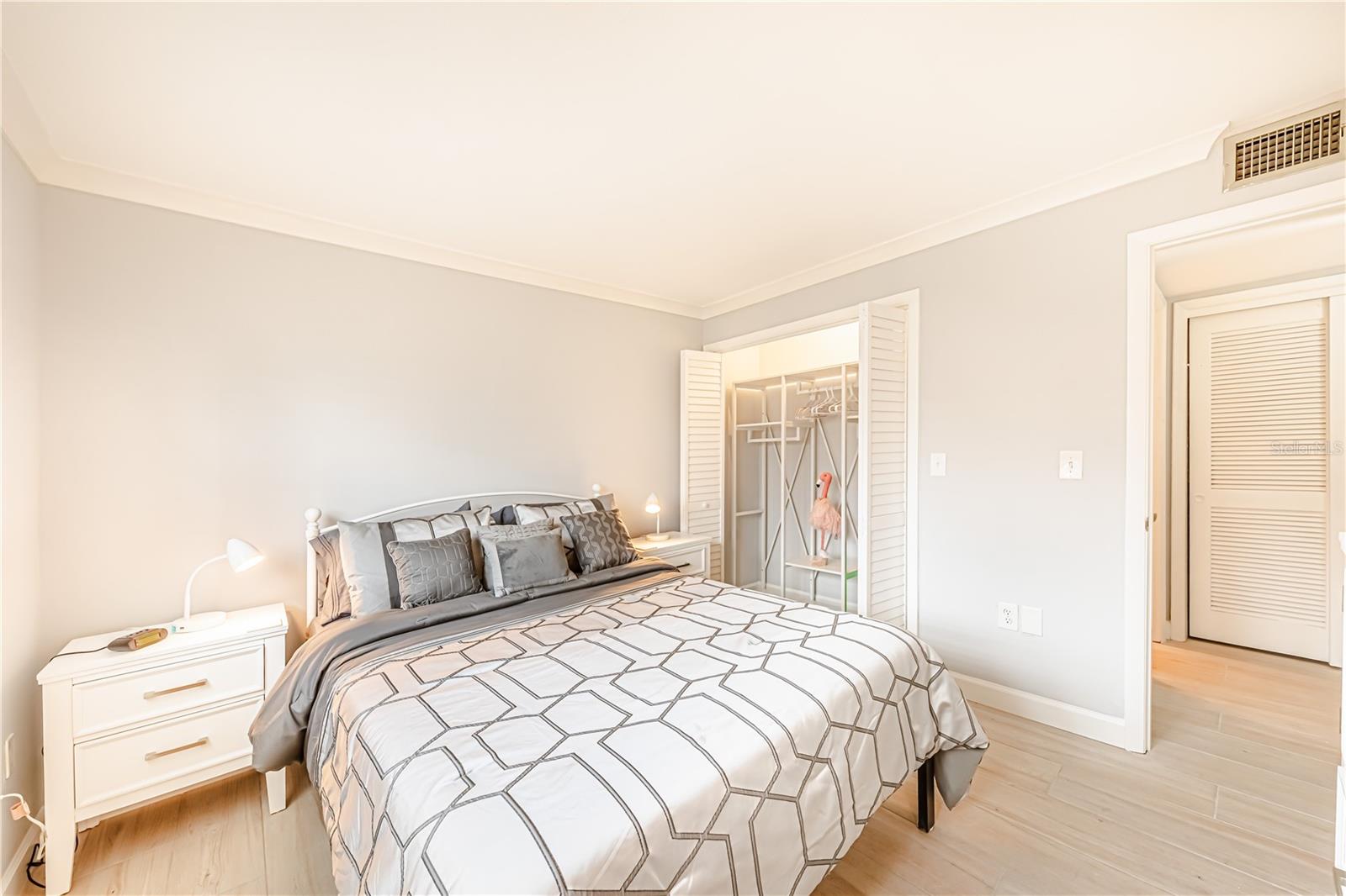 616 FLAMINGO DR #102, VENICE, FL, 34285