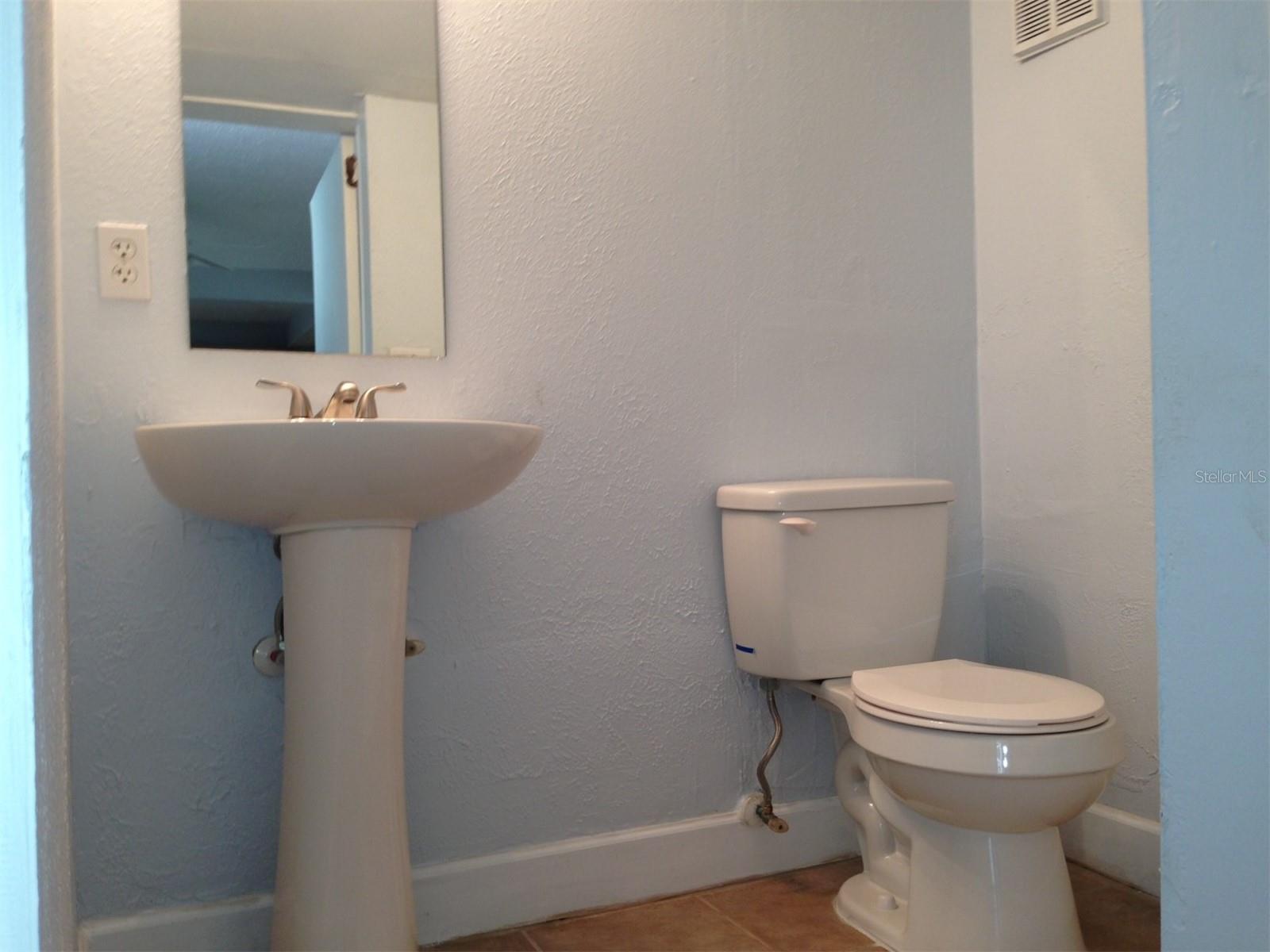 1328 CLOVERLAWN AVE #B, ORLANDO, FL, 32806