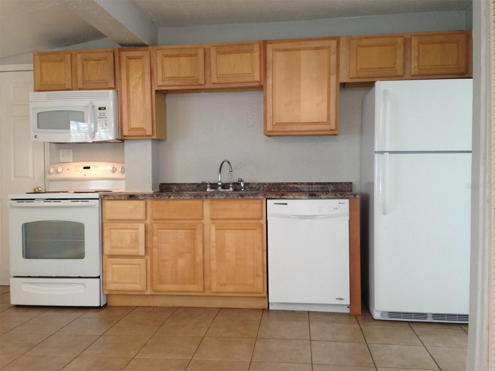 1328 CLOVERLAWN AVE #B, ORLANDO, FL, 32806