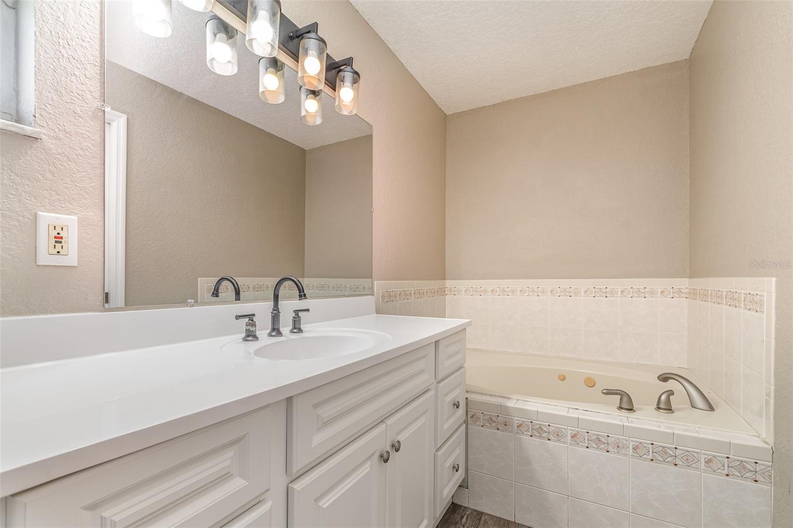 1644 PICCADILLY DR, DAYTONA BEACH, FL, 32117