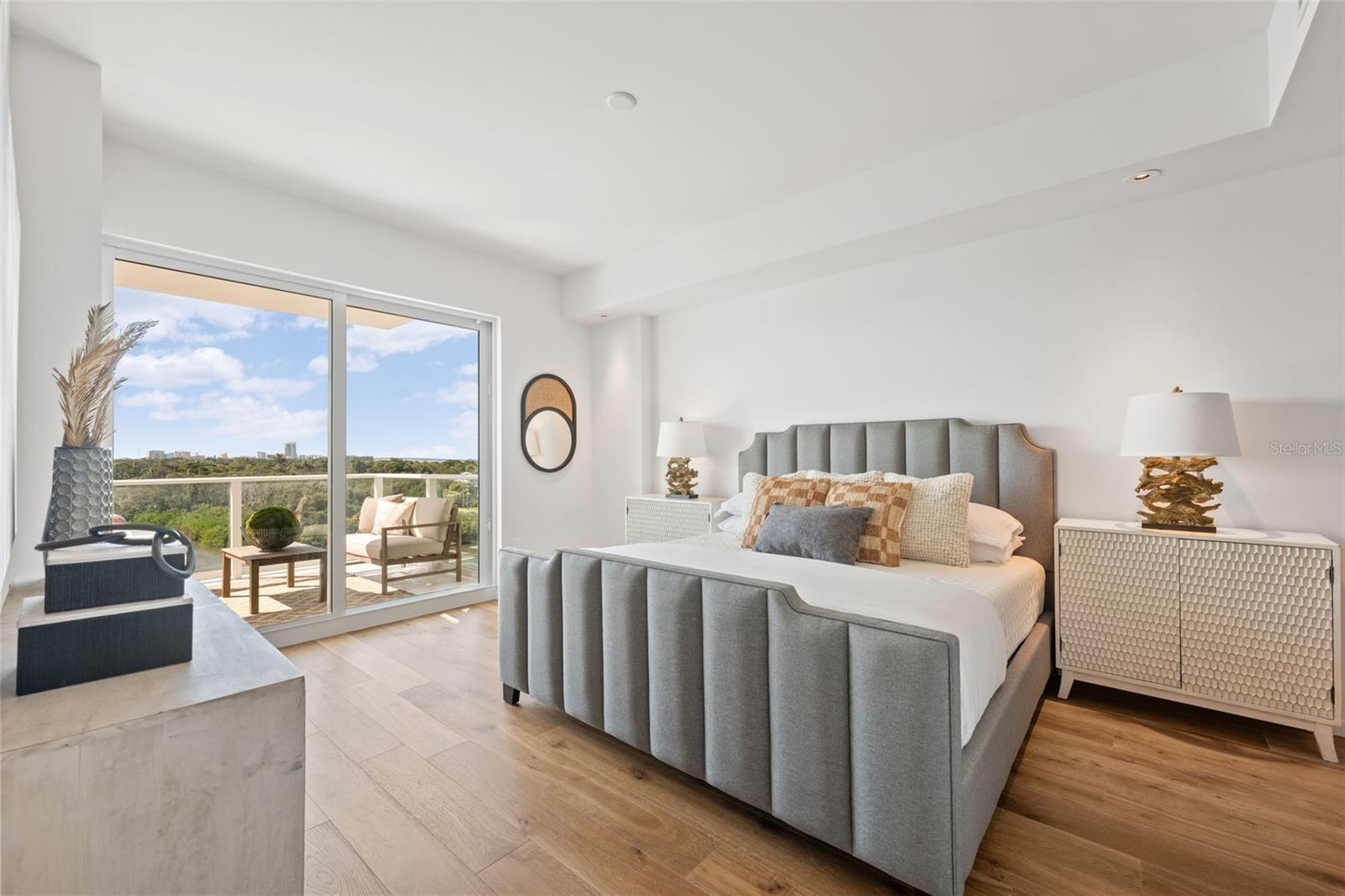 1020 SUNSET POINT RD #612, CLEARWATER, FL, 33755