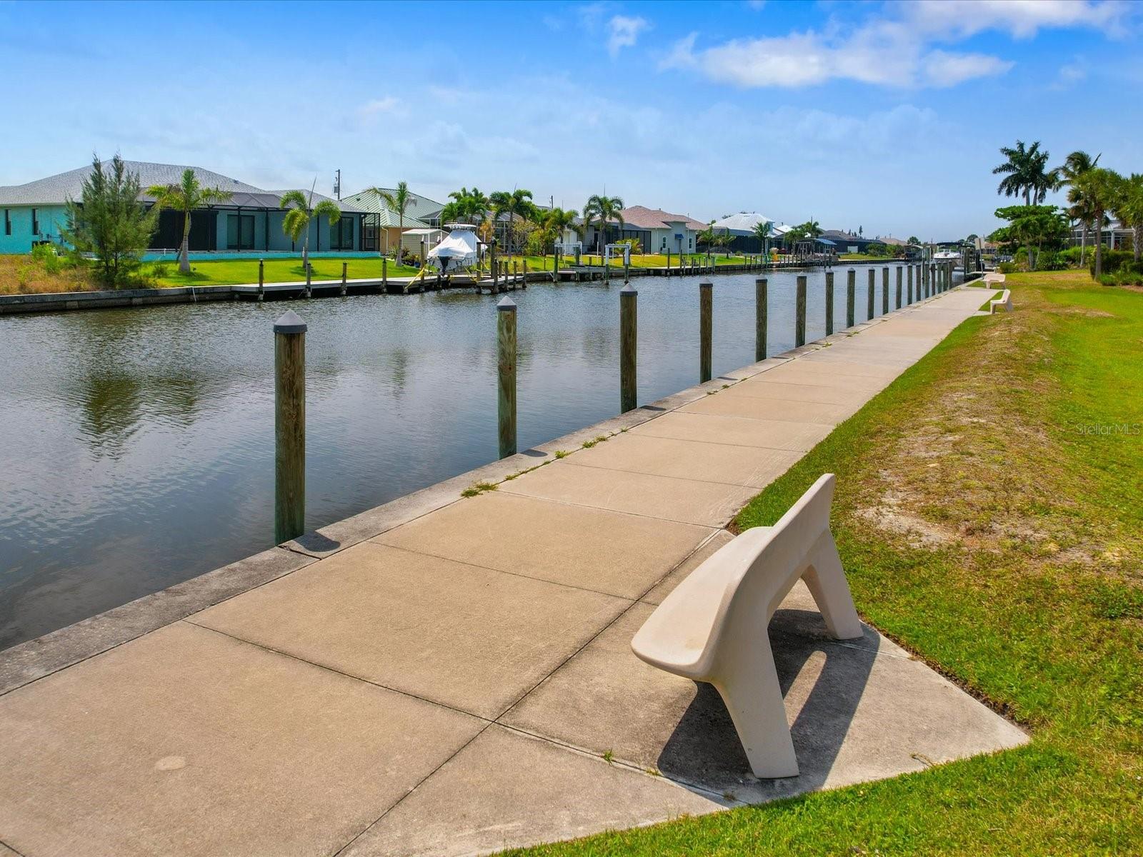 15481 HENNIPEN CIR, PORT CHARLOTTE, FL, 33981