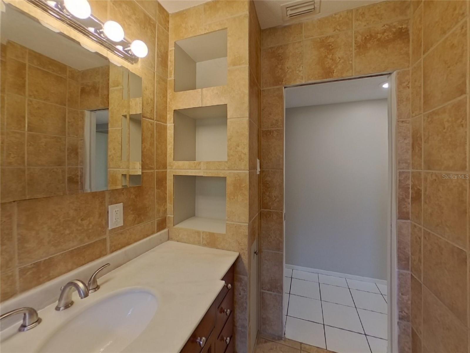 923 MALONE DR, ORLANDO, FL, 32810