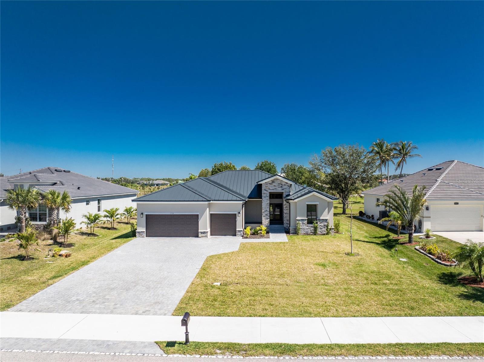 17338 CAPE HORN BLVD, PUNTA GORDA, FL, 33955