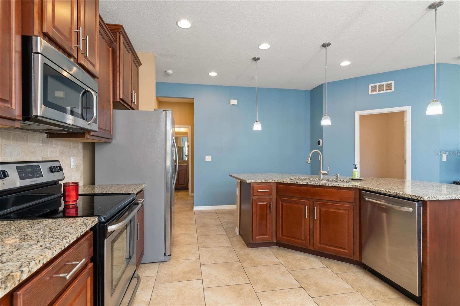 8323 ENCLAVE WAY #104, SARASOTA, FL, 34243