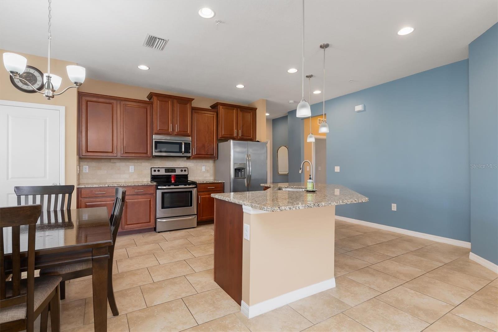 8323 ENCLAVE WAY #104, SARASOTA, FL, 34243