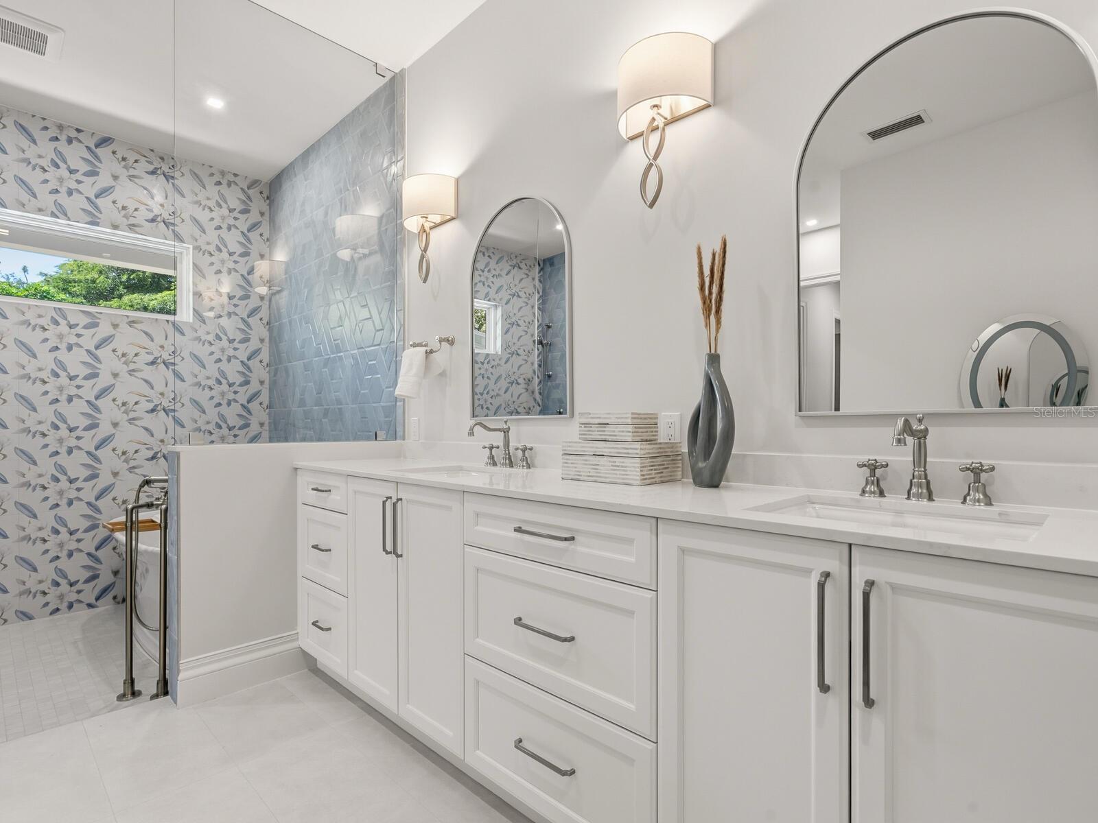 A4643636 Property Photo