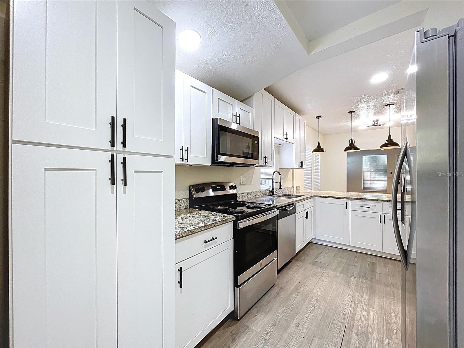 1403 E LAURA ST, PLANT CITY, FL, 33563